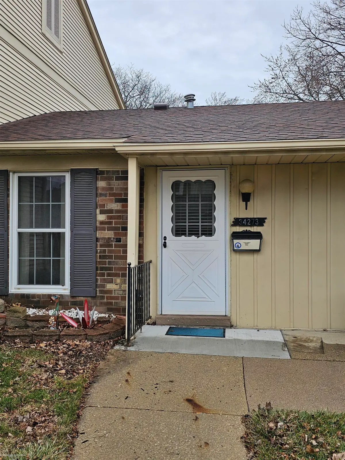 34273 Garfield  CIR, Fraser, MI 48026 - #1