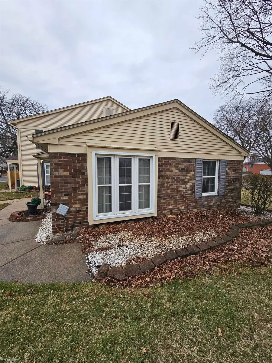 34273 Garfield  CIR, Fraser, MI 48026 - #3