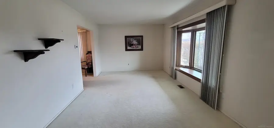 34733 Fargo DR, Sterling Heights, MI 48312 - #3