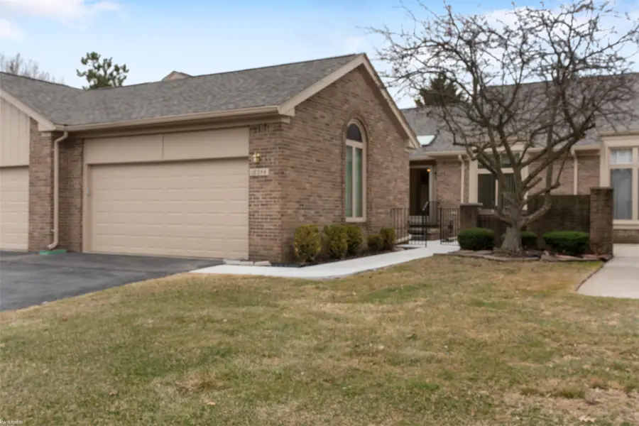 16544 Sarjay ST, Clinton, MI 48038 - #2