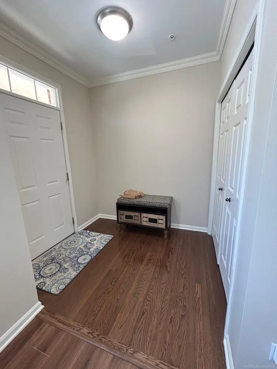 3135 camden DR, Troy, MI 48084 - #3