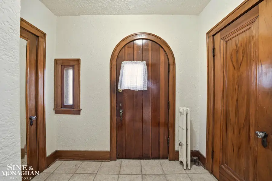 219 Lakewood ST, Detroit, MI 48215 - #2