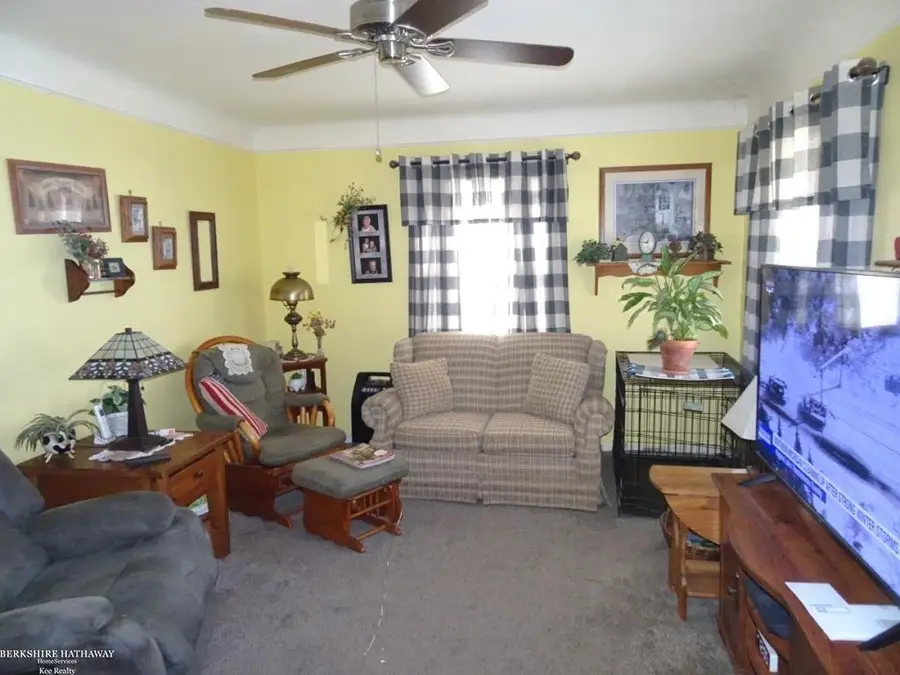 22070 Donald AVE, Eastpointe, MI 48021 - #2