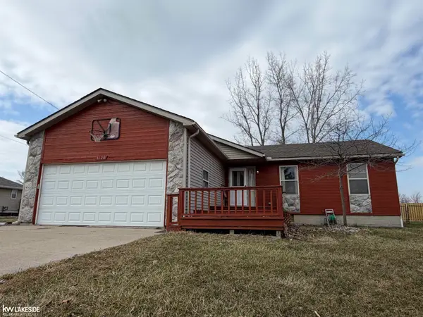 1120 West BLVD, MarineCity, MI 48039