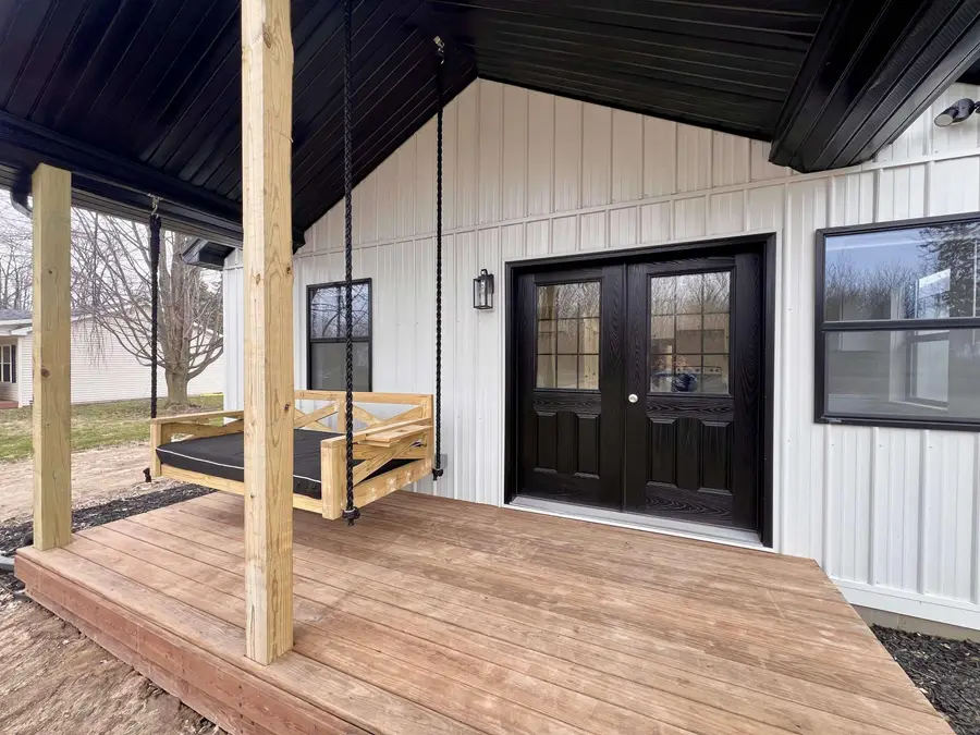 7127 Grand River AVE, Saranac, MI 48881 - #3