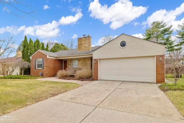 597 Hollywood AVE, GrossePointeWoods, MI 48236