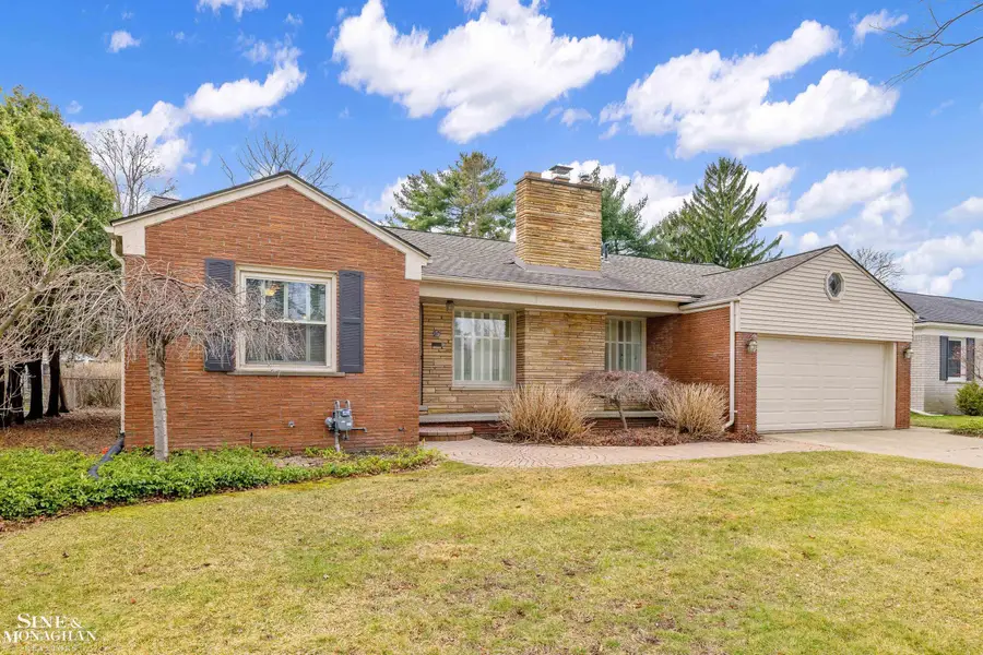 597 Hollywood AVE, Grosse Pointe Woods, MI 48236 - #3