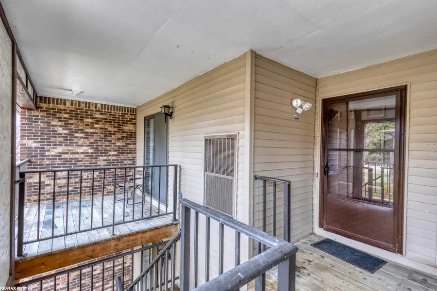 29846 Utica RD, Roseville, MI 48066 - #2