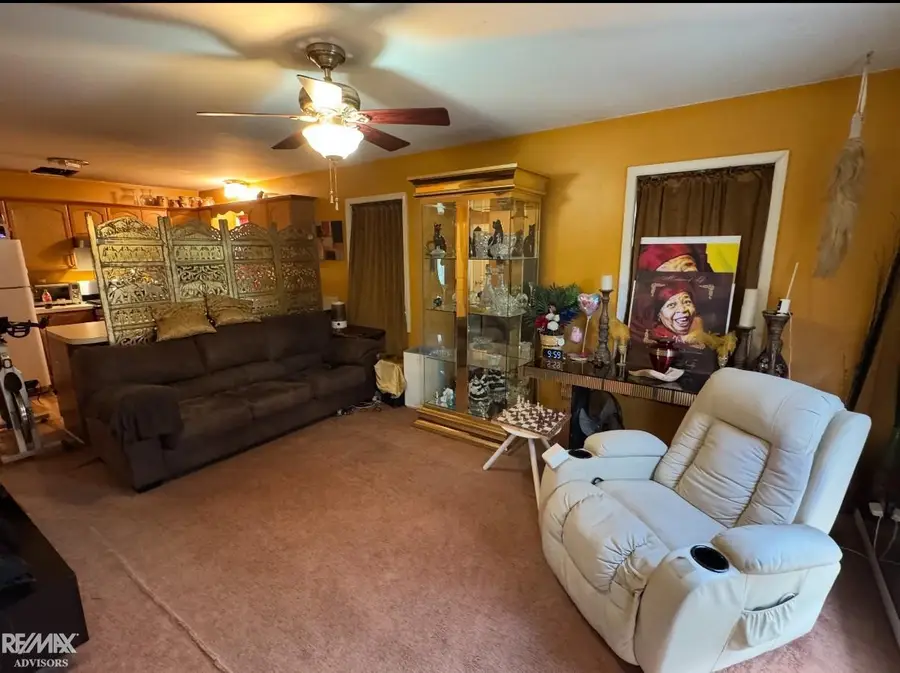 15029 Stephens DR, Eastpointe, MI 48021 - #2