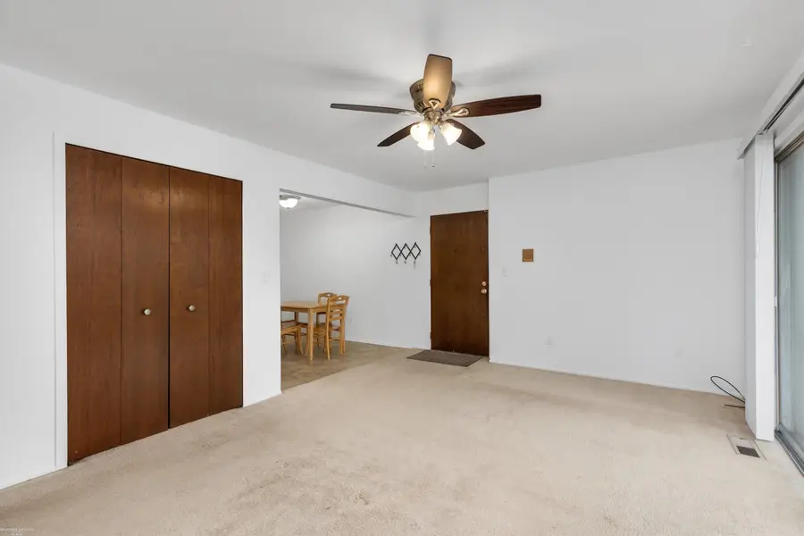 29304 Gloede ST, Warren, MI 48088 - #3