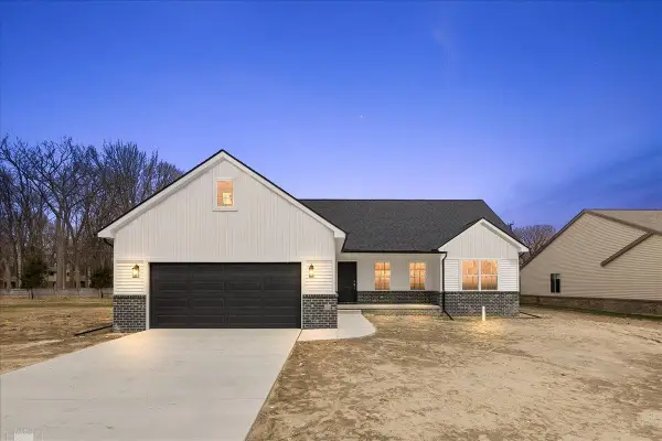 27121 Lanse Cruese ST, HarrisonTownship, MI 48045