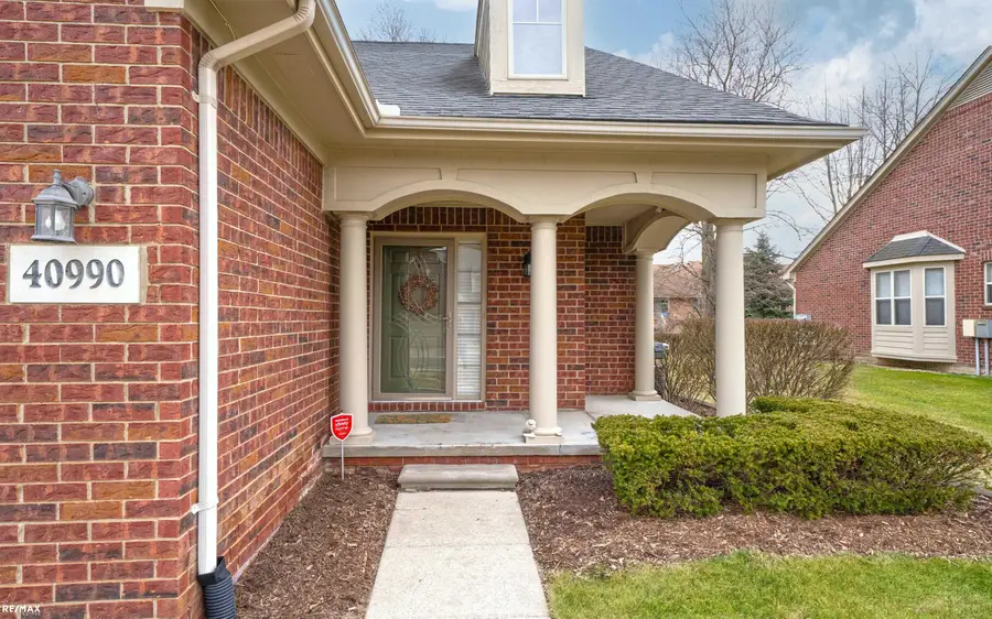 40990 Harvest Ln LN, Clinton Township, MI 48038 - #2