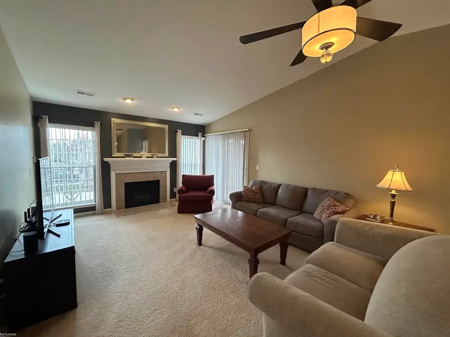 52028 Naugatuck DR, Macomb, MI 48042 - #2