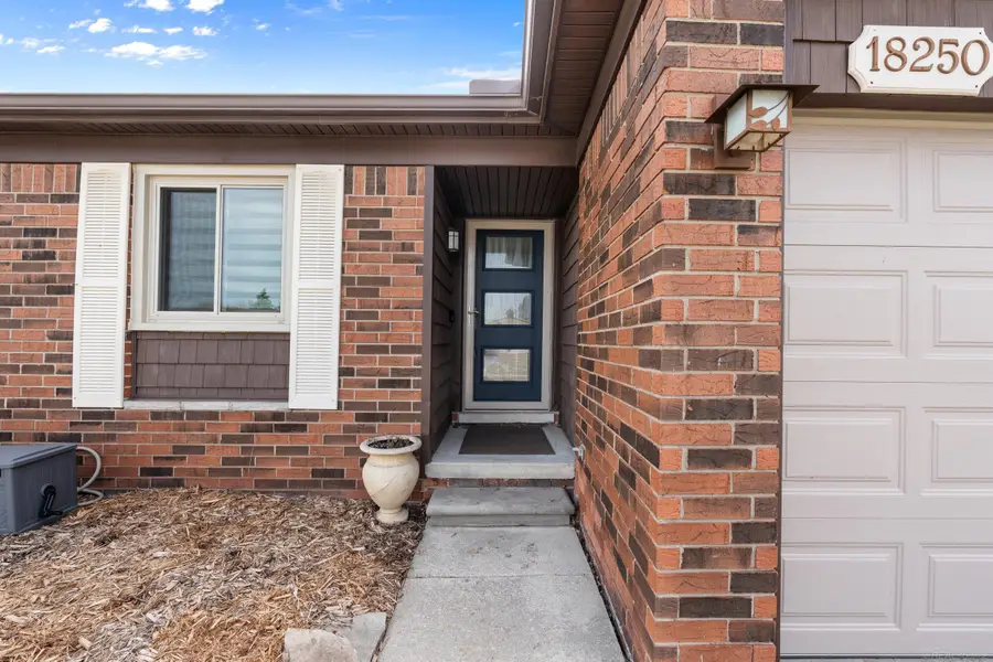 18250 Millstone DR, Macomb, MI 48044 - #3
