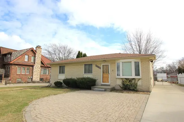 22218 E 12 Mile RD, StClairShores, MI 48081