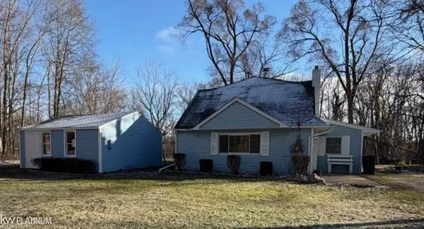 5250 Woodland LN, EastChina, MI 48054