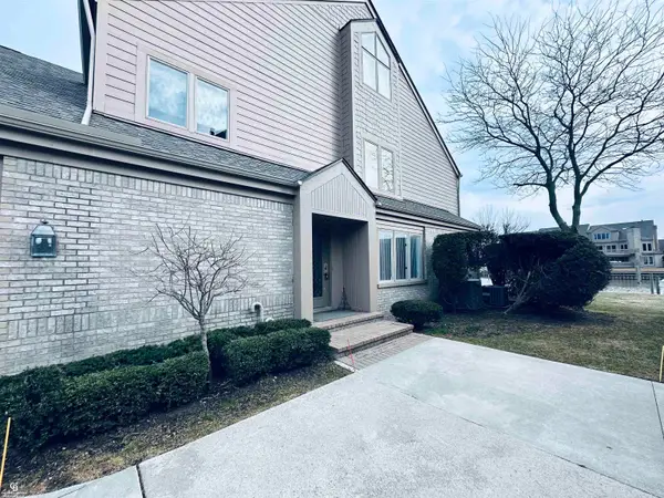 26301 harbour pointe dr n DR, HarrisonTownship, MI 48045