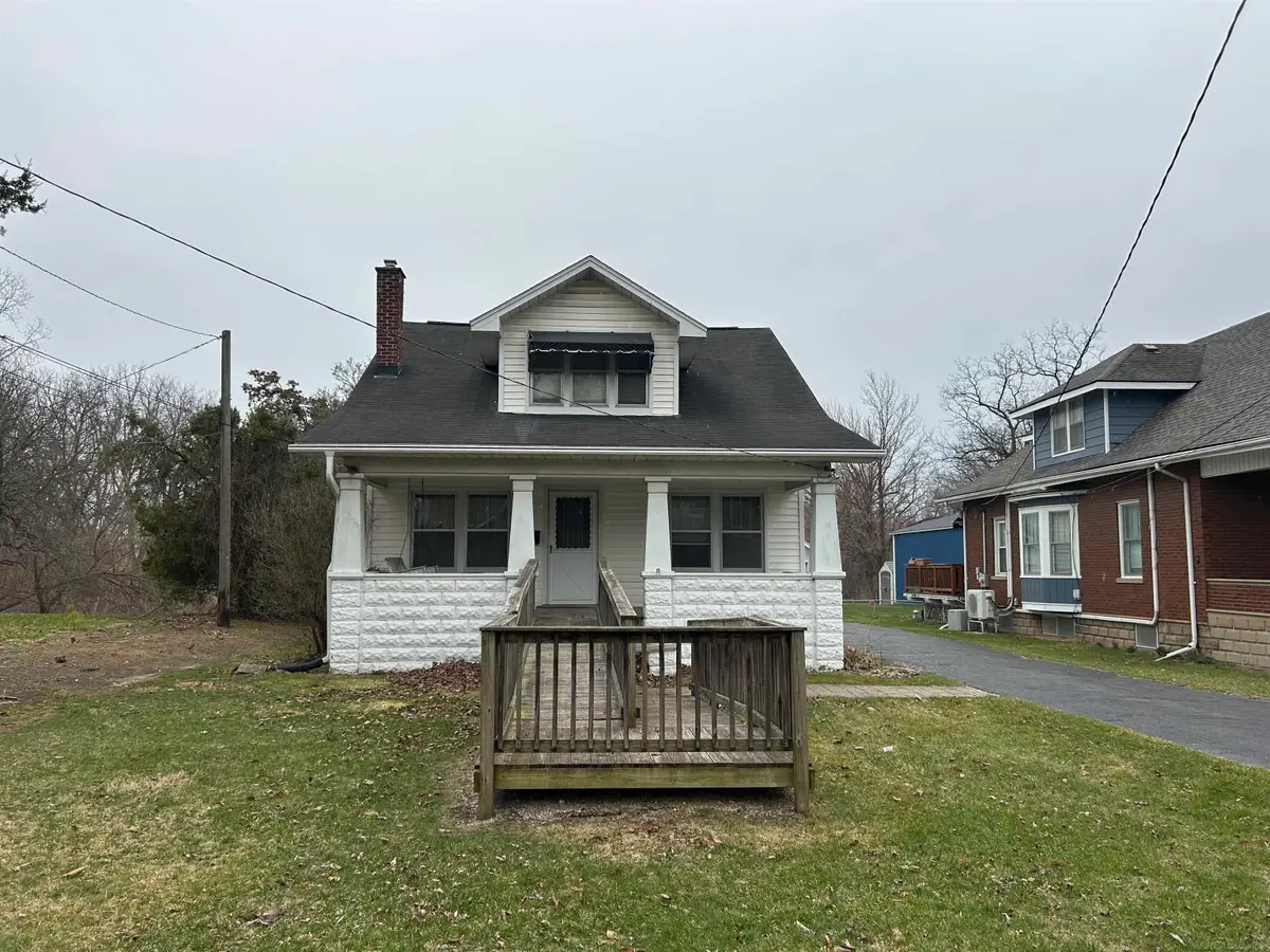 8260 Clinton River DR, Sterling Heights, MI 48314 - #1