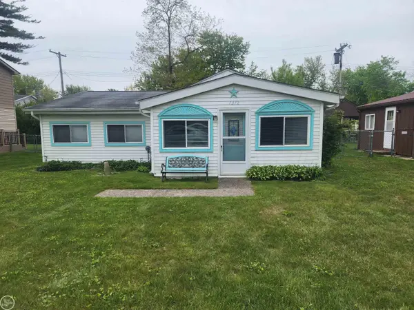 7372 Tulip RD, Lexington, MI 48450