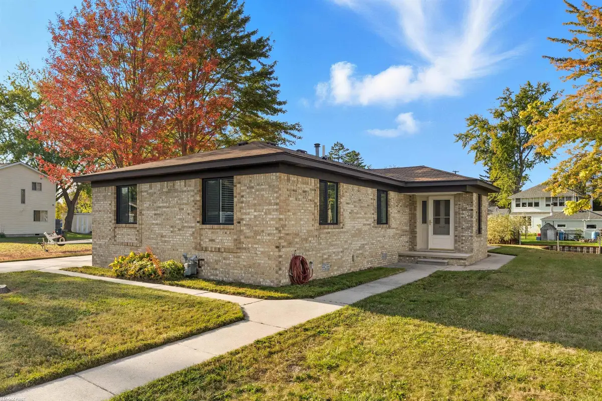 2037 W Park DR, Algonac, MI 48001 - #1
