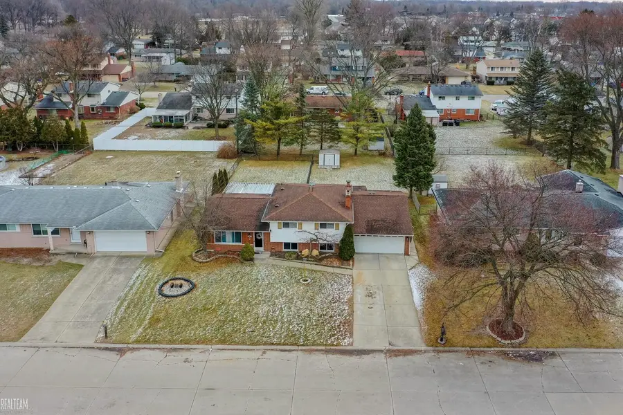 37578 Ladue ST, Clinton Township, MI 48036 - #3