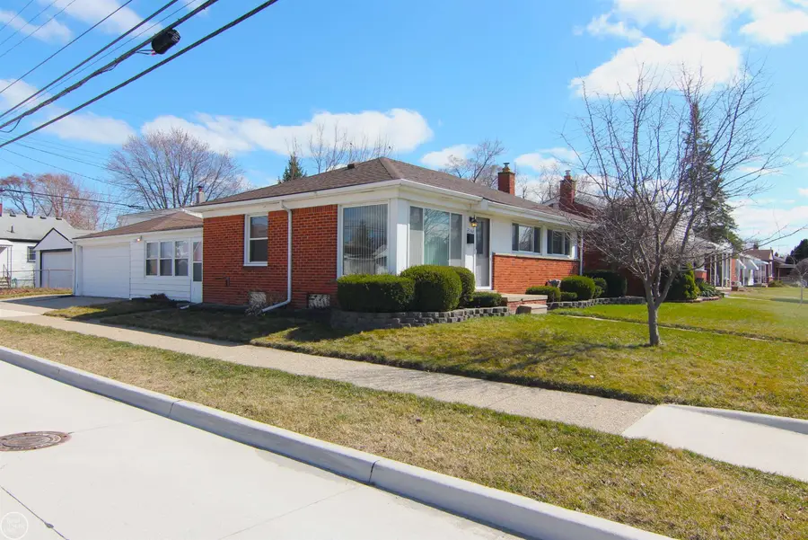 28260 Edward ST, Roseville, MI 48066 - #3