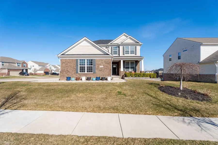 30096 Braeburn ST, New Hudson, MI 48165 - #2