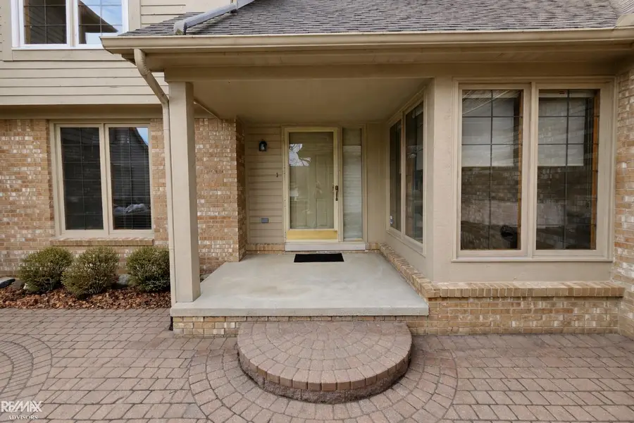16890 SANDSTONE CIR, Macomb, MI 48042 - #3