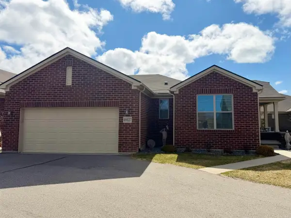 49127 Diane Ct CT, Macomb, MI 48042