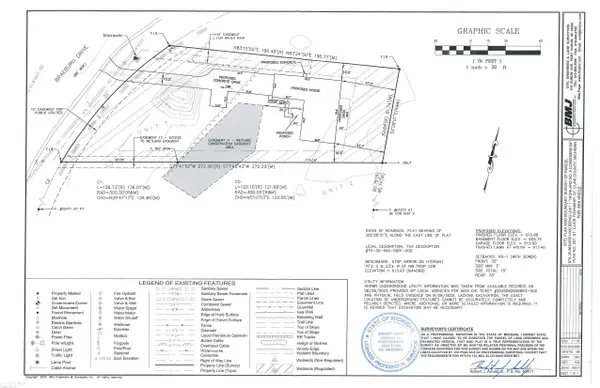 1 Braeburn DR, St, MI 48079