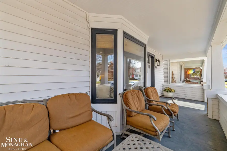 1108 Wayburn ST, Grosse Pointe Park, MI 48230 - #3