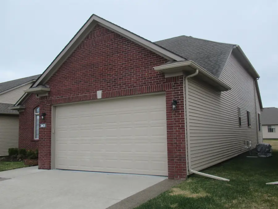 30028 Danvers DR, Chesterfield, MI 48051 - #2