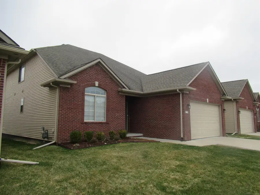 30028 Danvers DR, Chesterfield, MI 48051 - #3