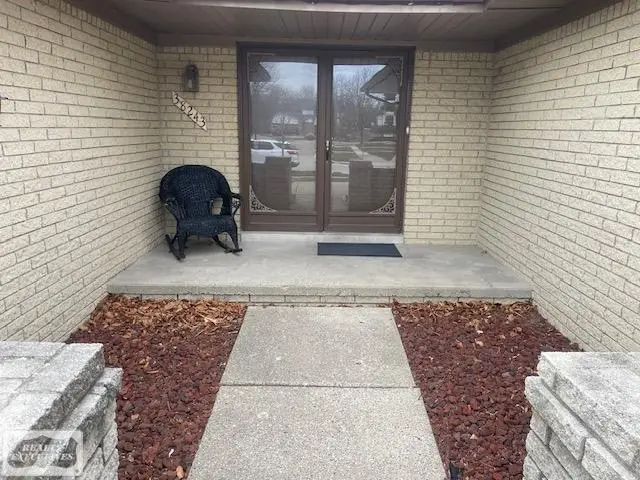38243 Arcola DR, Sterling Heights, MI 48312 - #3