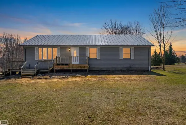 5139 Welch RD, Emmett, MI 48022