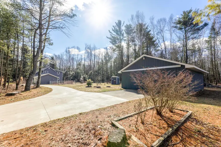 7142 Aitken RD, Lexington, MI 48450 - #3