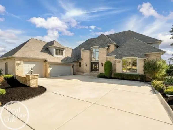 770 N Riverside ST, St, MI 48079