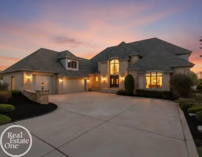 770 N Riverside ST, Saint Clair, MI 48079 - #2