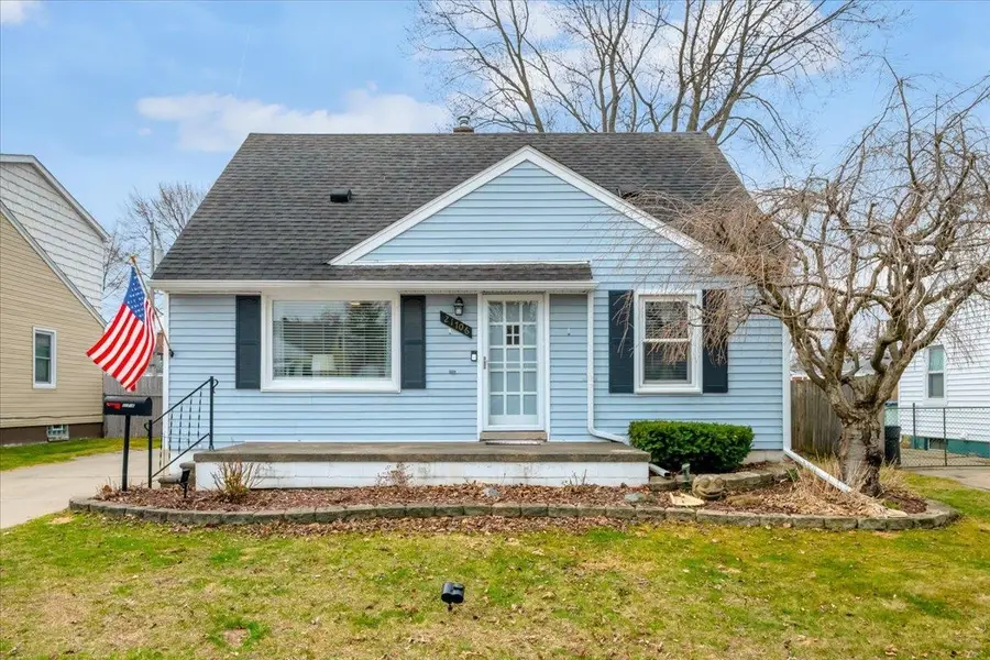 21706 Revere ST, Saint Clair Shores, MI 48080 - #2