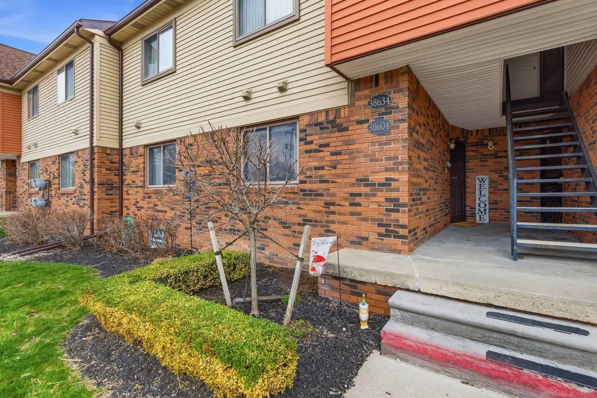 38604 Lanse Creuse ST, Harrison Township, MI 48045 - #1