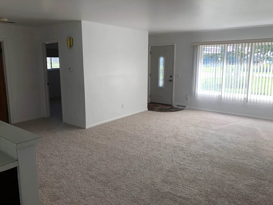 5508 Pointe DR, East China, MI 48054 - #3