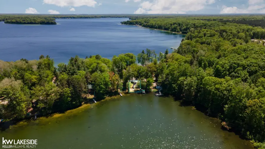 2603 Crescent Shores DR, Long Lake, MI 49685 - #2