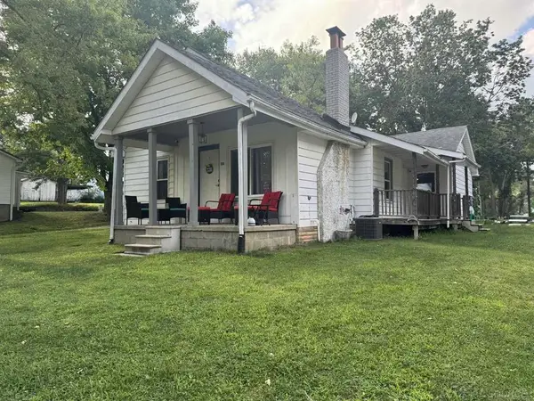 513 E Saint Clair ST, Almont, MI 48003