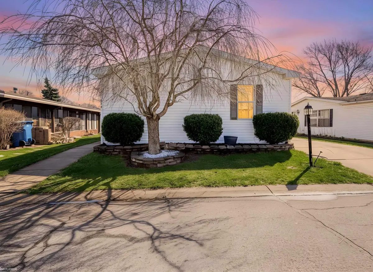 614 Kinglet ST, Rochester Hills, MI 48309 - #1