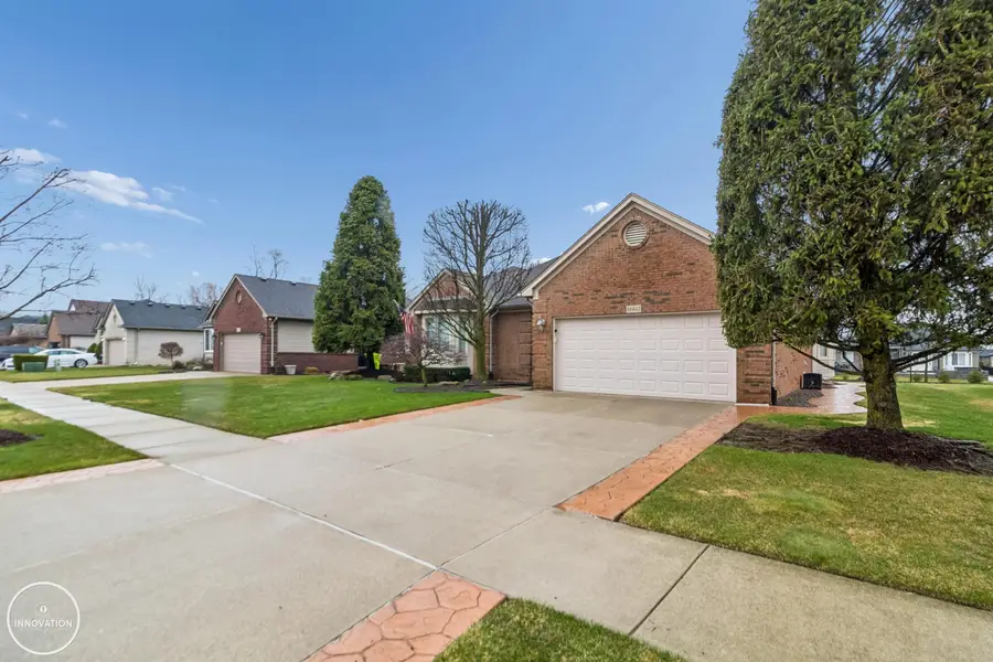 18442 London, Macomb, MI 48042 - #3