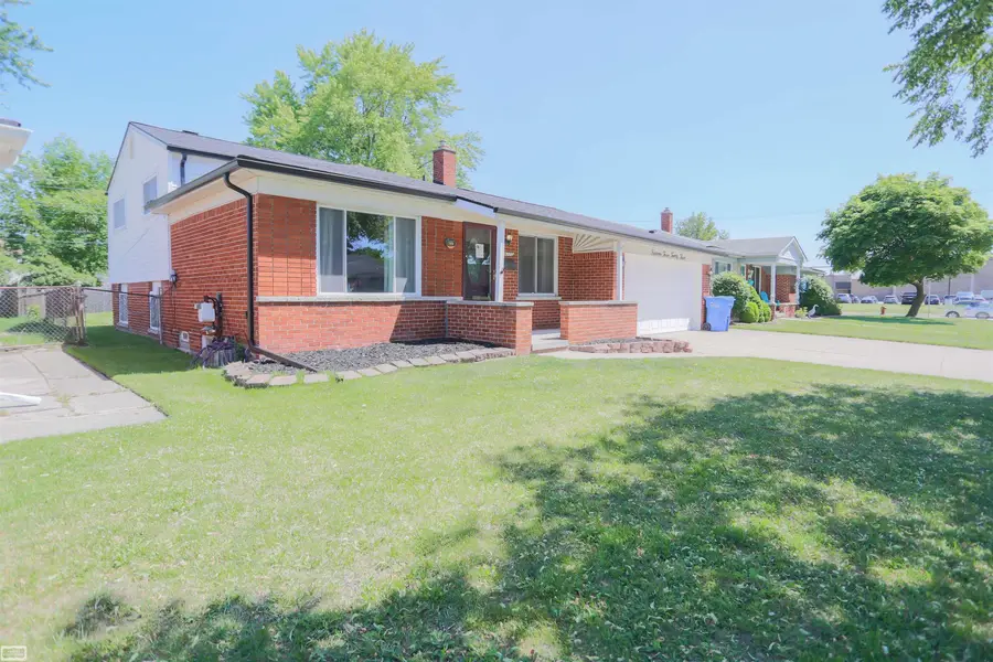 14323 Melva DR, Warren, MI 48088 - #2