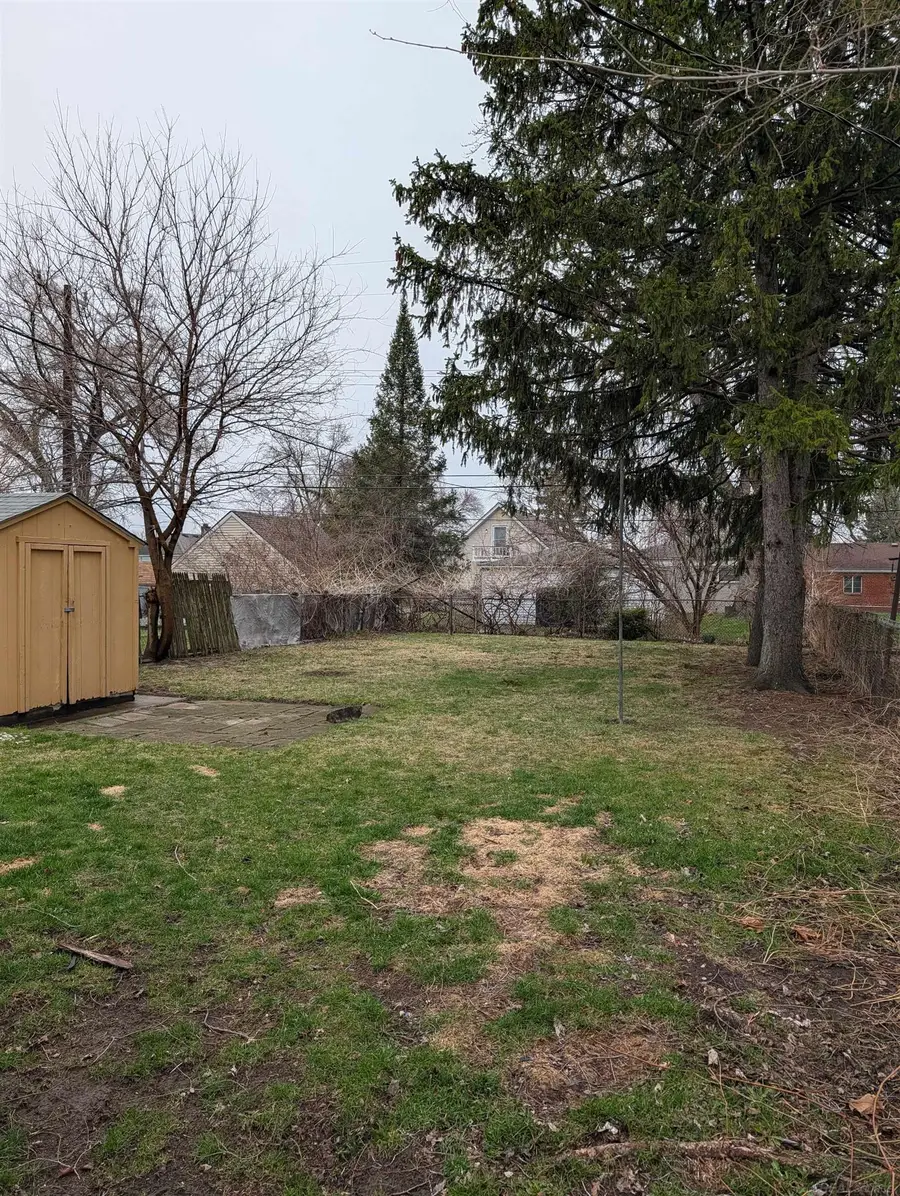 24876 Dale ST, Eastpointe, MI 48021 - #2