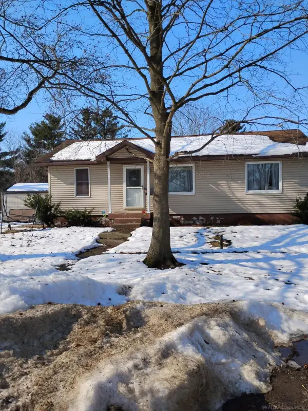 1989 Baldwin DR, Niles, MI 49120