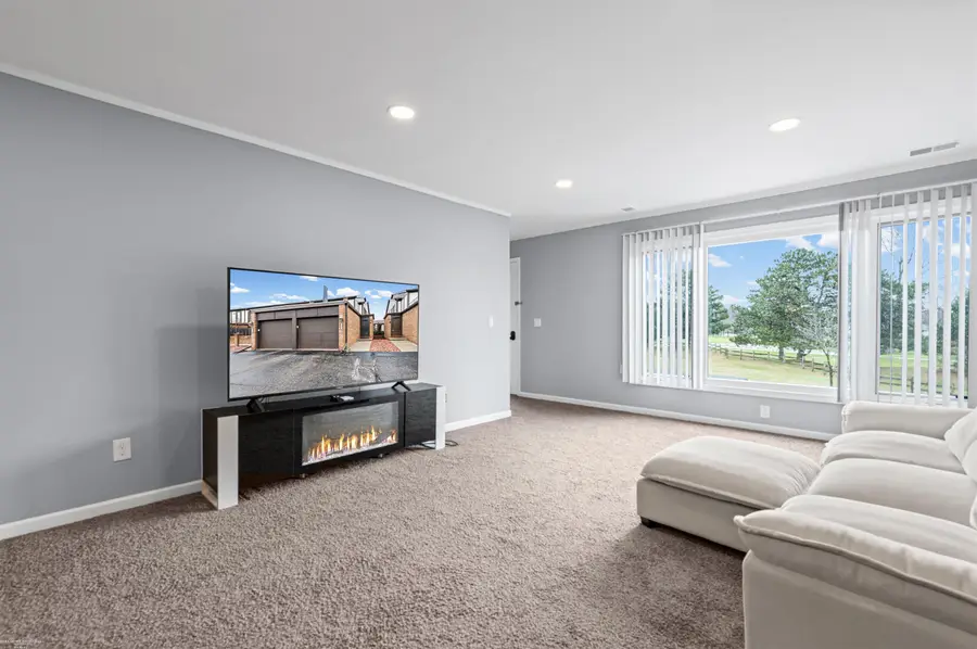 417 Country Club DR, Saint Clair Shores, MI 48082 - #3