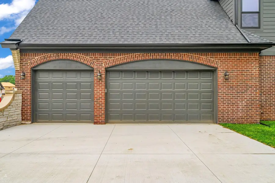 11891 Ovation CT, Shelby, MI 48315 - #2